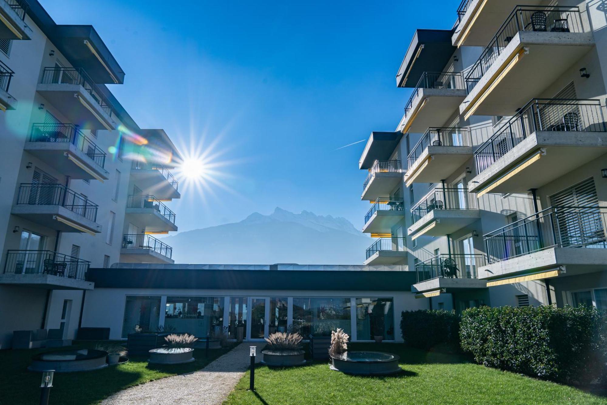 Alp Art Hotel Monthey Collombey-Muraz Exterior photo