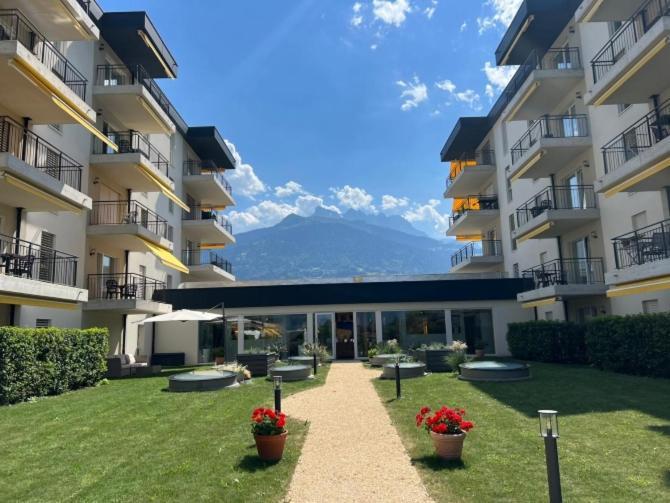 Alp Art Hotel Monthey Collombey-Muraz Exterior photo